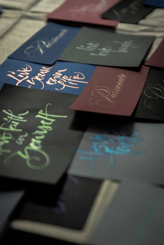 Personalized notes,  hand written during a luxury eventful Lululemon

Pen and Ink

xm marketing, experiential marketing, event animations, marketing events, luxury events

calligraphy, engraving  