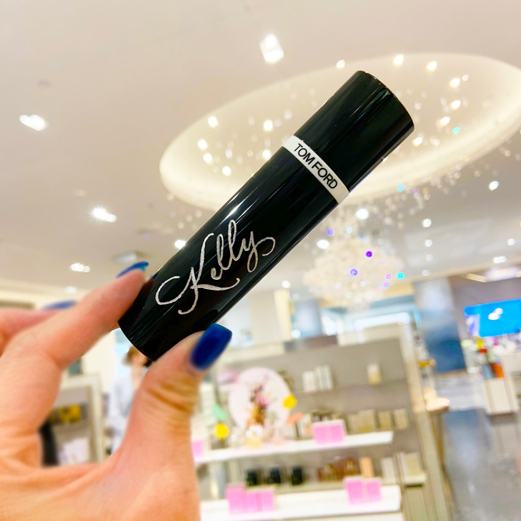 Tom Ford fragrance atomizer engraved by hand during a luxury event at Saks fifth avenue

xm marketing, experiential marketing, event animations, marketing events, luxury events 

calligraphy, engraving 